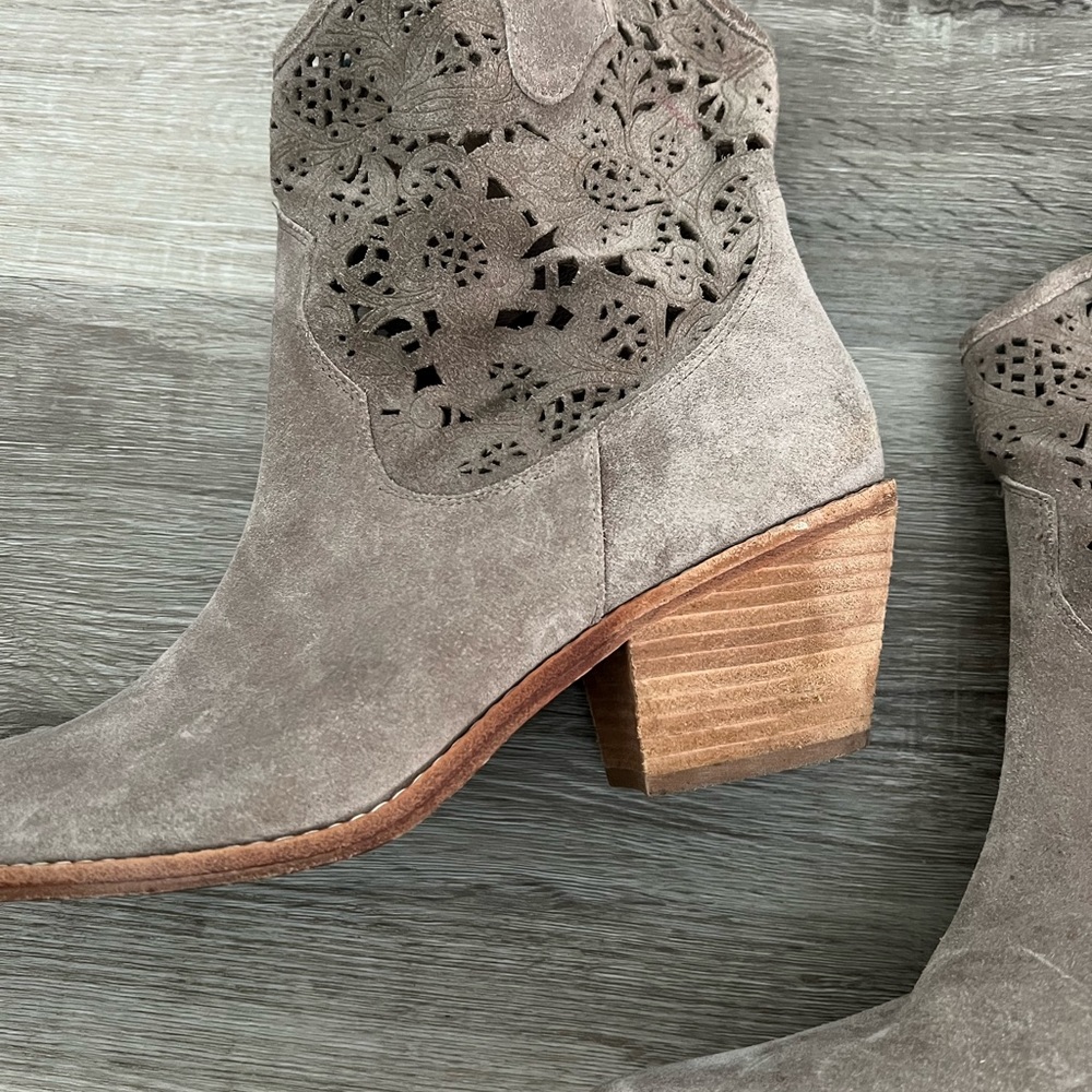 Donal J Pliner Seline cutout ankle leather suede boots tan pointed toe size 10 - Picture 3 of 11